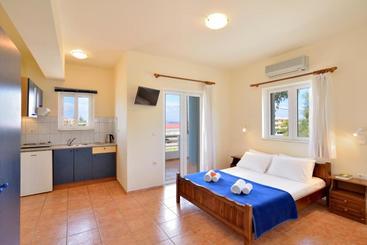 בית מלון כפרי Katerina Rooms Agii Apostoli