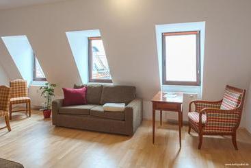 בית מלון כפרי Lodge Leipzig   Exklusive Apartments