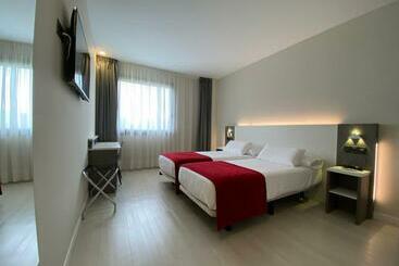 هتل New Bilbao Airport