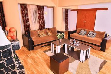هتل Residenza Di Carbasinni