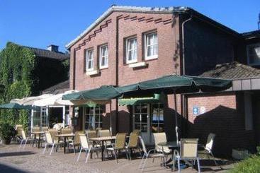 Отель Zur Buche