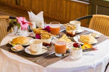 Отель Cabanas Henua Iti