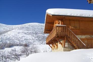 هتل Chalet Les Sapins