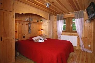 هتل Chalet Leslie Alpen