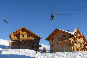 هتل Résidence Goélia Les Chalets De La Toussuire