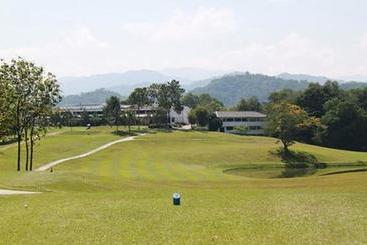 فندق Sabah Golf And Country Club