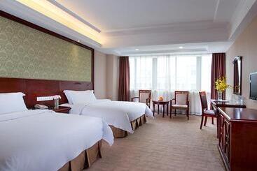 Vienna Hotel Longgang Longdong