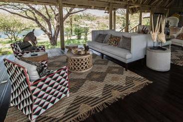 هتل Finch Hatton's Camp