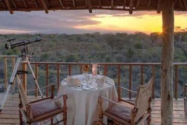 هتل Finch Hatton's Camp