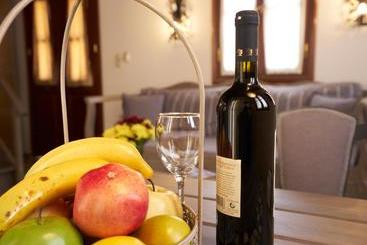 בית מלון כפרי Kaminos Village