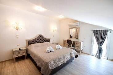 בית מלון כפרי Pirofani