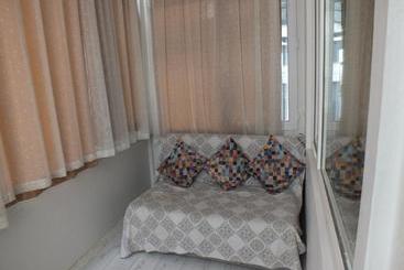 ホテル Taksim 9 Suites Apartments
