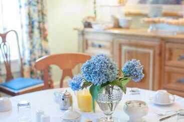 ホテル Carriage House Inn