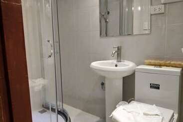 Log Cabin Hotel   Safari Lodge Baguio