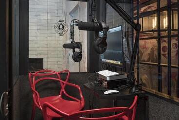 בית מלון כפרי Moxy Chicago Downtown