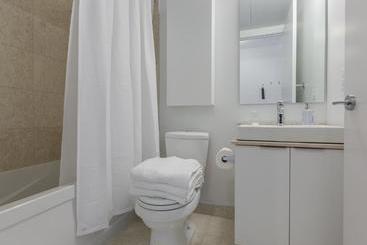 בית מלון כפרי Noel Suites - York And Harbour St