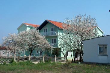 هتل Pansion Devotions