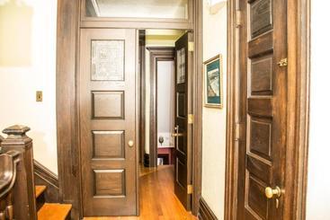 هتل The Historic Benner Mansion