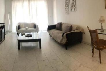 هتل Angela's Luxury Apartments