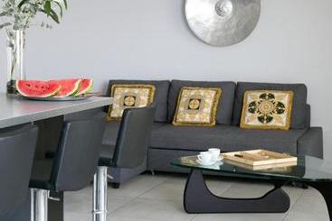 هتل City Sea Business Suites