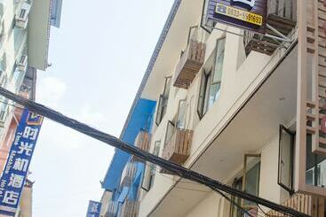 酒店 Emeishan Hongzhao