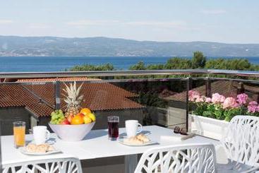 酒店 The Seasons Residence