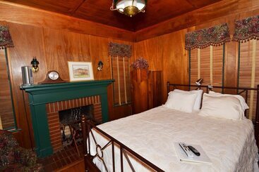 ホテル Far View   A Bed & Breakfast Estate