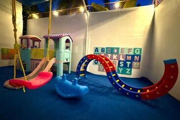 هتل Issa S Haven Resort