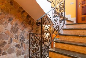 هتل Villa Vista Lara Canovas Nerja