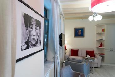 هتل Faces Art Suites