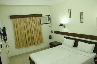 בית מלון כפרי Jora Palace