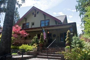 בית מלון כפרי Lara House Bed And Breakfast