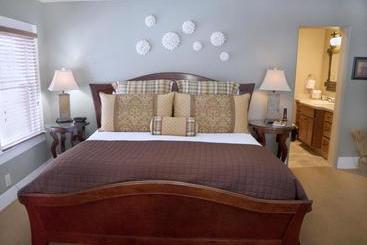 هتل Lara House Bed And Breakfast