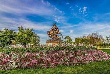 Mhl   Maison Hotel Lyon