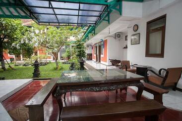 Szálloda Reddoorz Near Brawijaya University