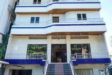 فندق Riverside Manado