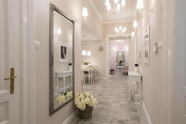 هتل Serenity Boutique Budapest