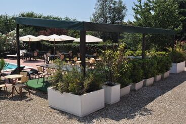 Отель Agriturismo La Prosciutta