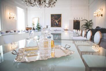 هتل Arnaboldi Palace