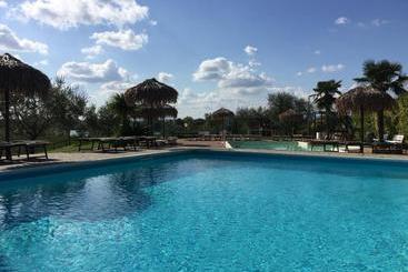 هتل Bertoletta Village Apartments