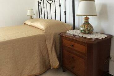 בית מלון כפרי Casa Camelia