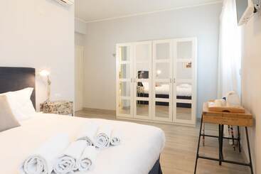 בית מלון כפרי Dimora 16 Rooms & Garden