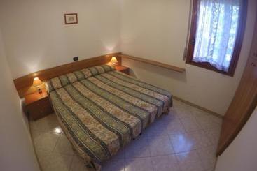هتل Easy Apartaments Peschiera