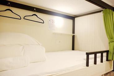 هتل Home Hostel Osaka