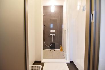 هتل Home Hostel Osaka