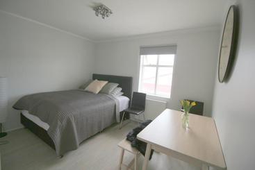 هتل Steinaskjol Apartments