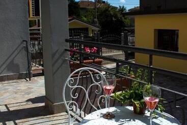 Отель The Dreamers B&b