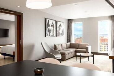 Ac Hotel By Marriott Belfast