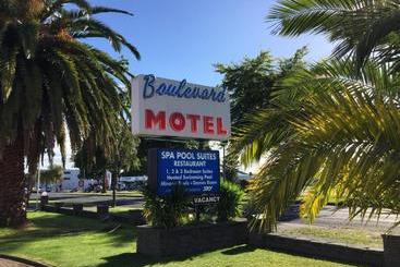 Boulevard Motel