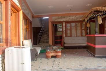 هتل Admire Pokhara Pvt. Ltd
